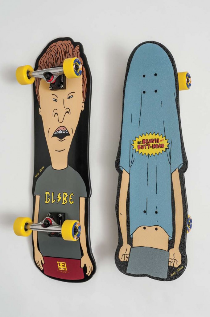 globe-beavis-butthead-skateboard-cruiser-681x1024